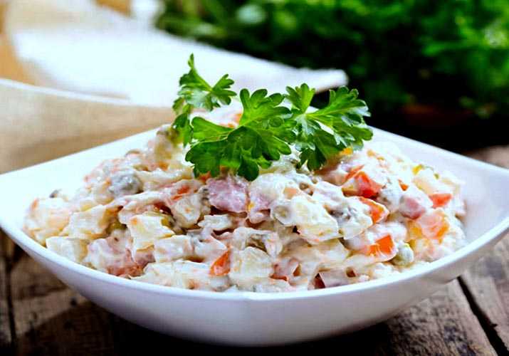 Салат оливье с курицей и зеленым луком - рецепт с фотографиями - patee. рецепты