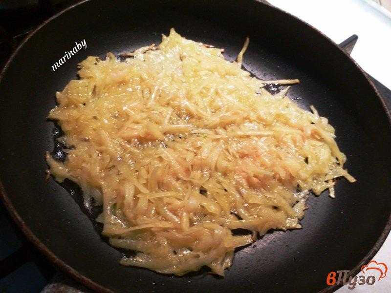 Жареная картошка с луком на сковороде с хрустящей румяной корочкой рецепт с фото