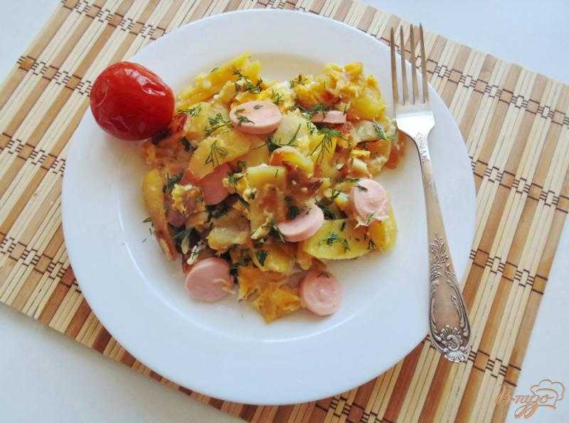 Жареная картошка с сосисками — пошаговые рецепты с фото