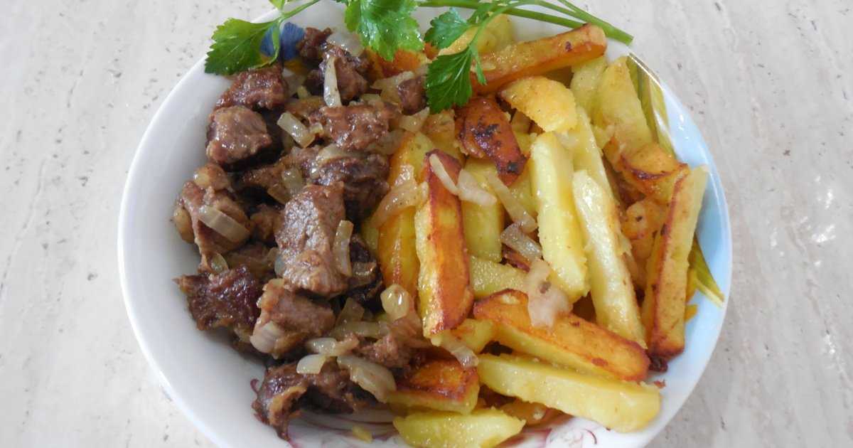 Салат с жареной картошкой соломкой - аппетитный и хрустящий: рецепт с фото и видео