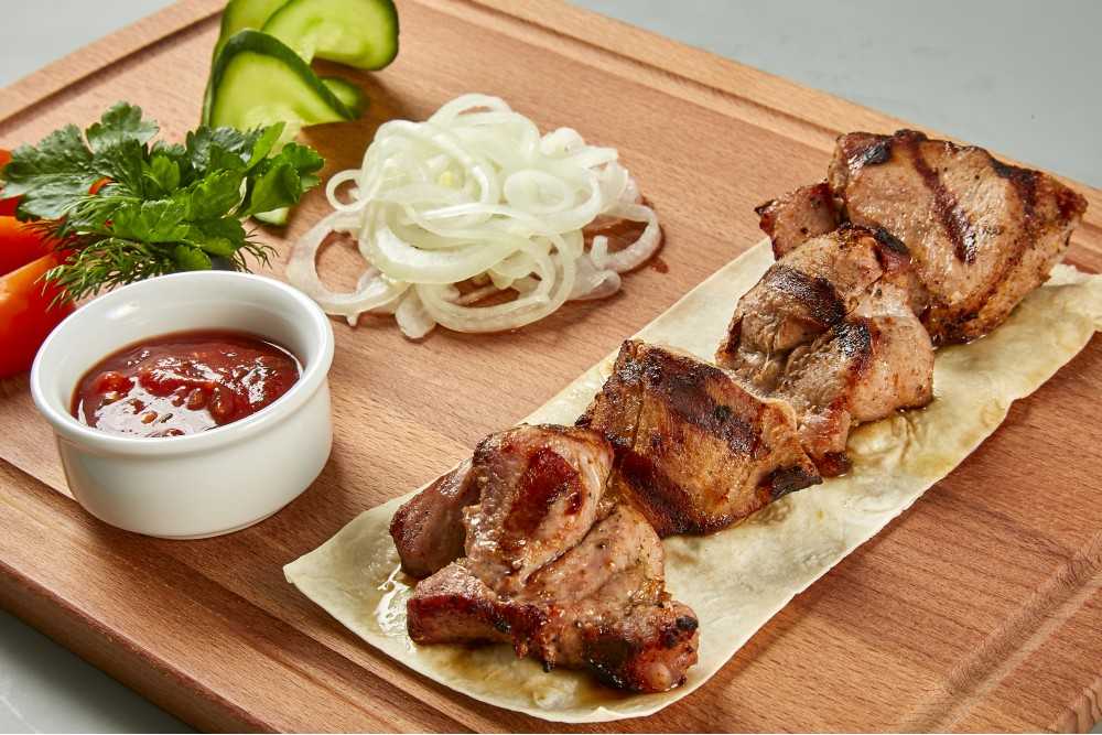 Маринад для шашлыка из свинины — 17 рецептов, чтобы мясо было мягким и сочным