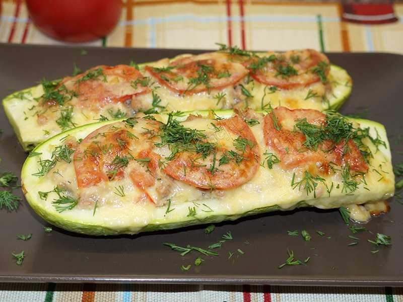 Лодочки из кабачков с фаршем в духовке - рецепт с фото пошагово