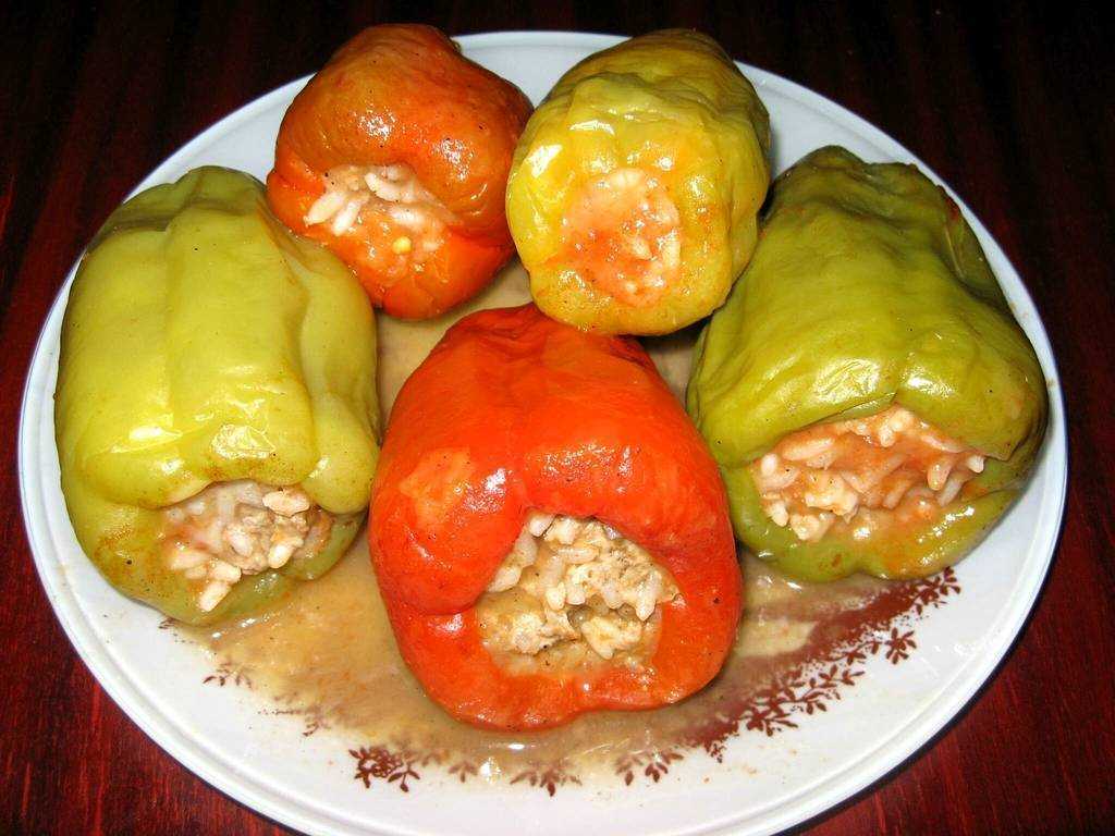 Перец, фаршированный мясом и рисом. 8 вкусных рецептов с фото