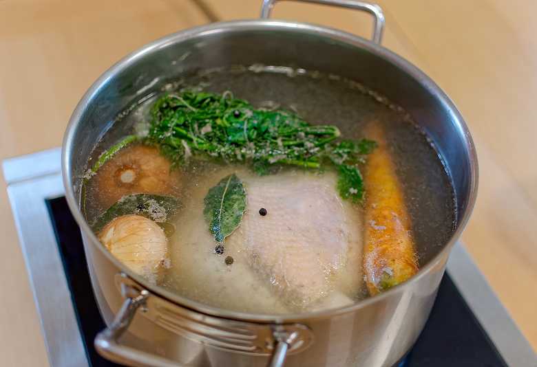 Как приготовить куриный бульон – 5 рецептов