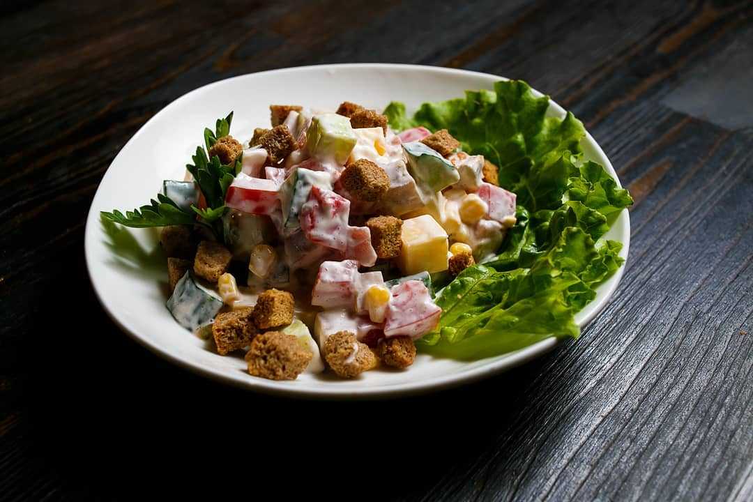 Салат алекс с курицей и шампиньонами рецепт с фото пошагово - 1000.menu