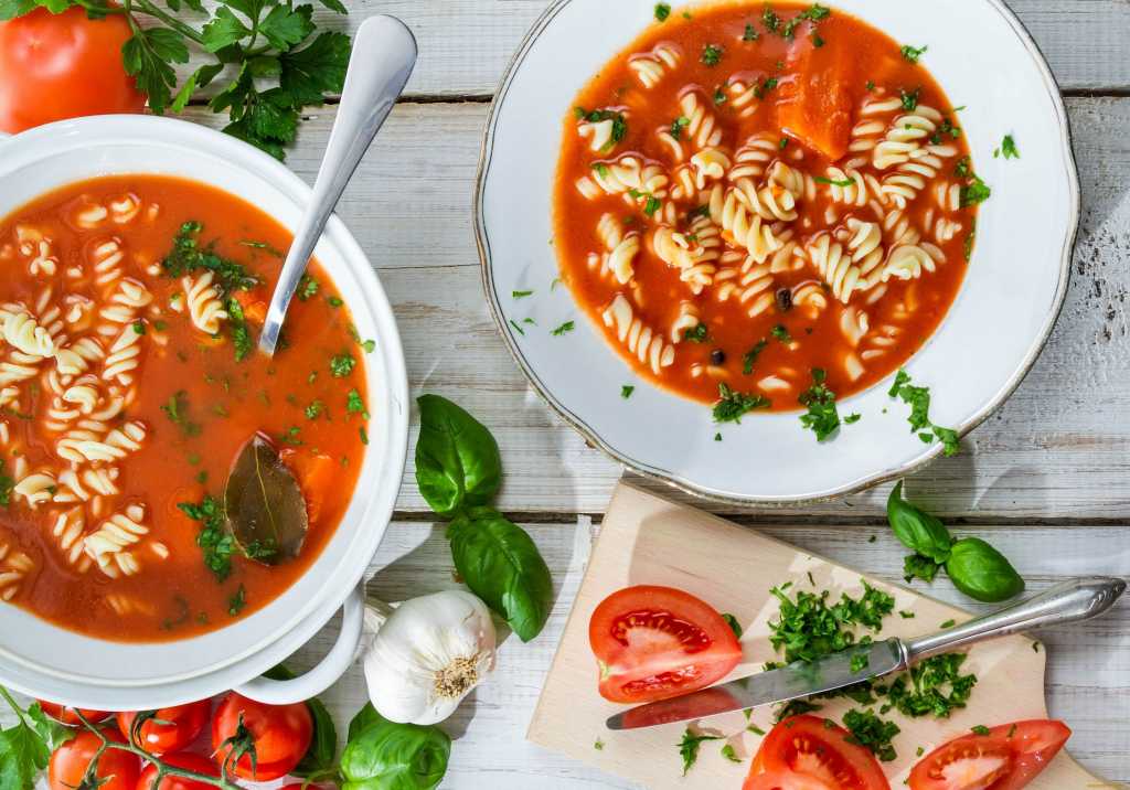 Куриный суп с рисом и томатным соком - 10 пошаговых фото в рецепте
