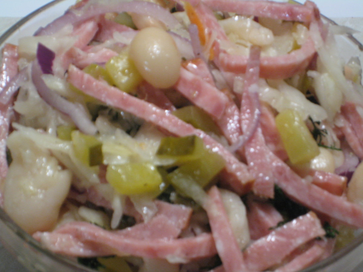 Салат семеновна с колбасой