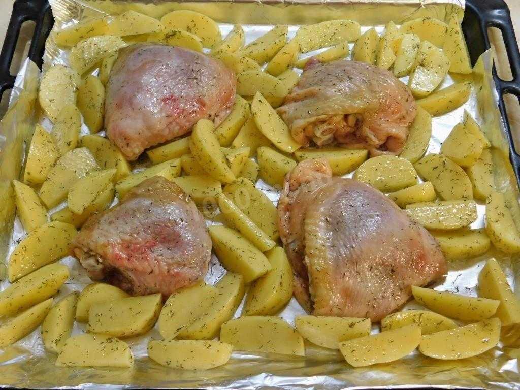 Курица с картошкой в рукаве – 8 рецептов запеченной курицы с пошаговыми фото