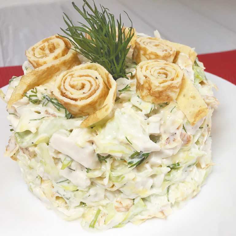 Салат с ананасом — 10 вкусных рецептов