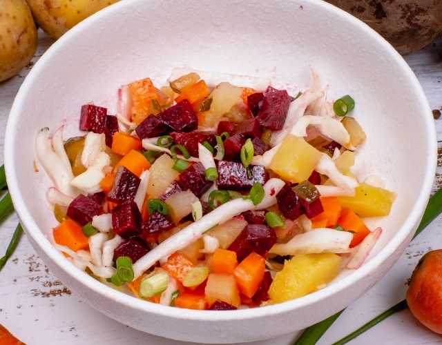 Салат из цветной капусты - 12 домашних вкусных рецептов приготовления