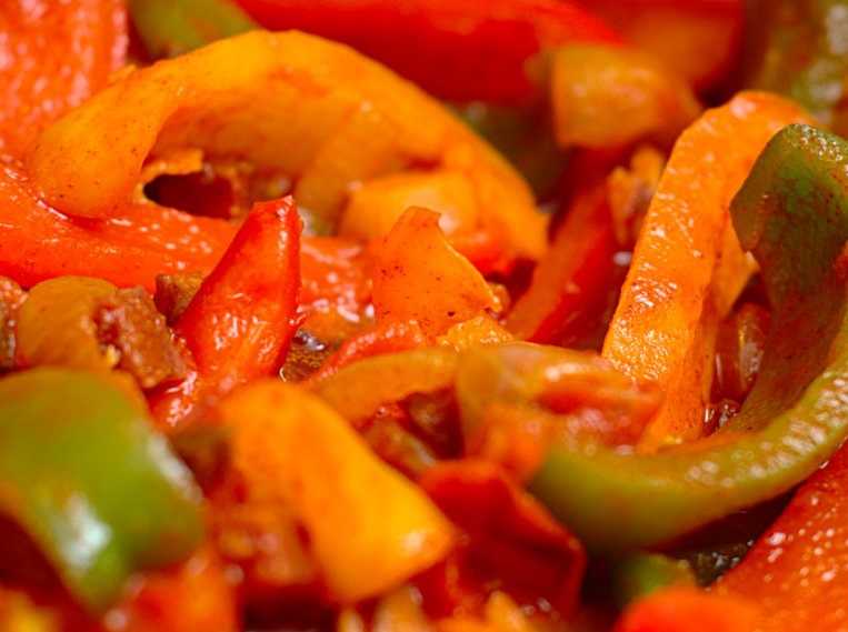 Салат из болгарского перца и моркови - пошаговый фоторецепт