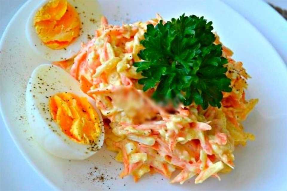 Салат сыр с чесноком яйцом и майонезом рецепт с фото пошагово и видео