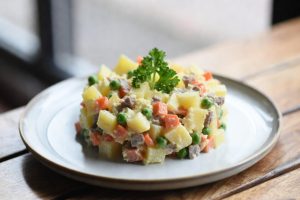 Классический салат оливье