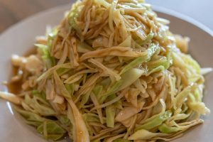 Салат из капусты как в столовой (очень вкусный рецепт с уксусом)
