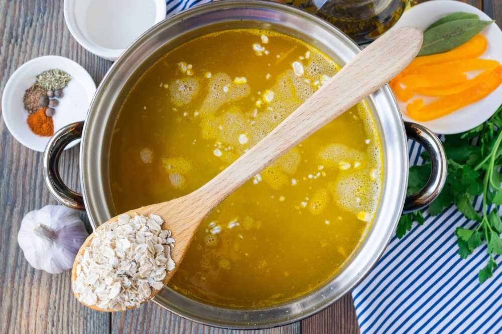 Суп с овсяными хлопьями и курицей