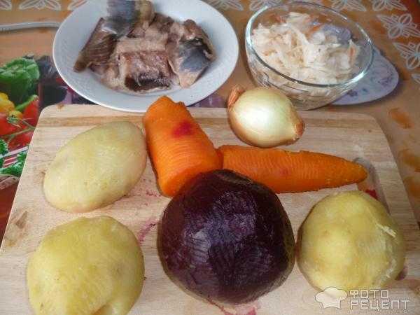 Рецепт салат из квашеной капусты с сельдью