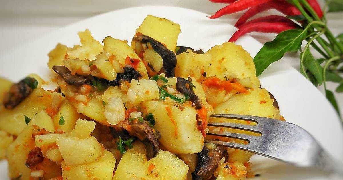Тушеная картошка с грибами - 6 рецептов приготовления с пошаговыми фото