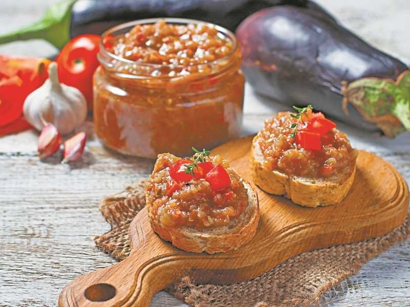 Баклажанная икра — 9 самых вкусных рецептов на зиму