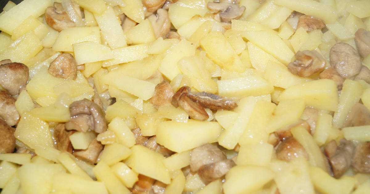 Жареная картошка на сковороде: 5 рецептов с хрустящей корочкой