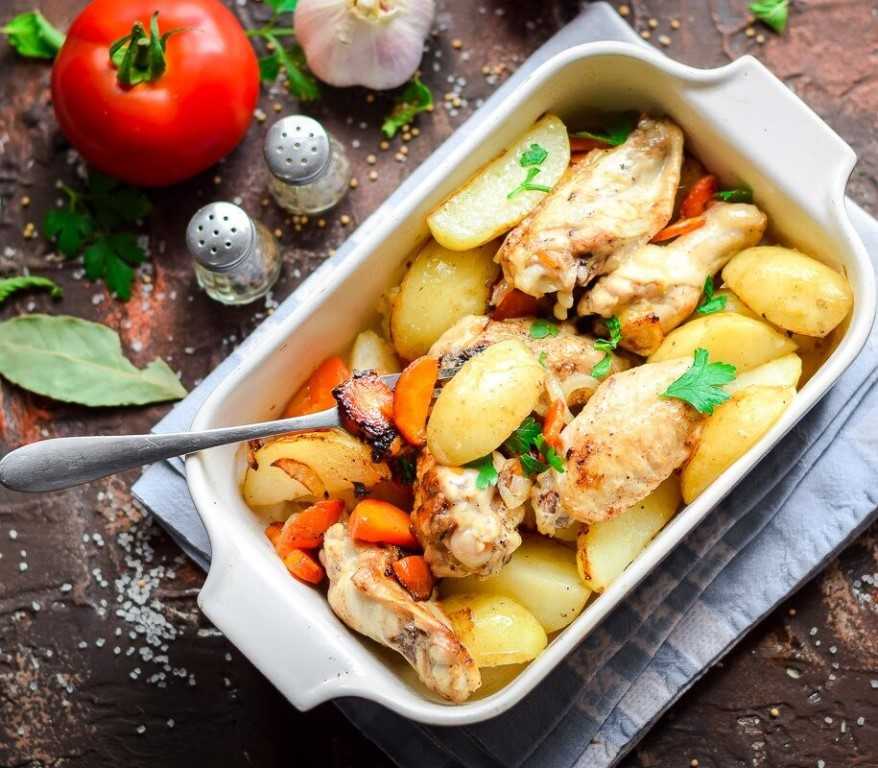 Запеченная курочка в духовке с молодой картошкой