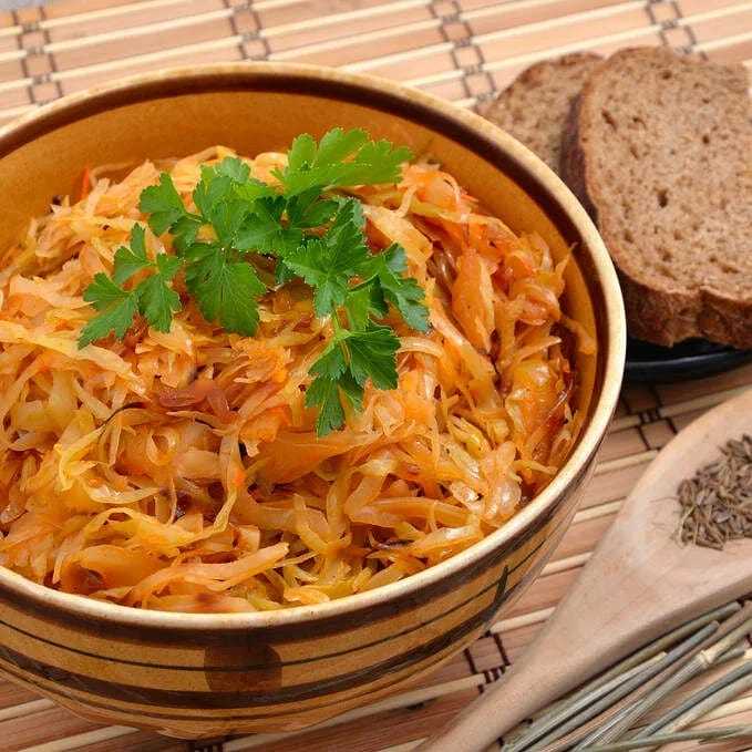 Капуста тушеная с курицей - 7 рецептов