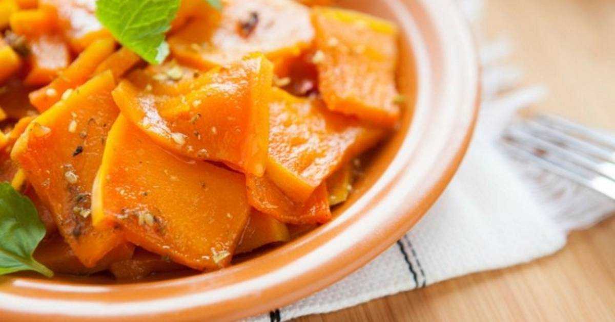 Тыква с чесноком жареная на сковороде рецепт с фото пошагово - 1000.menu