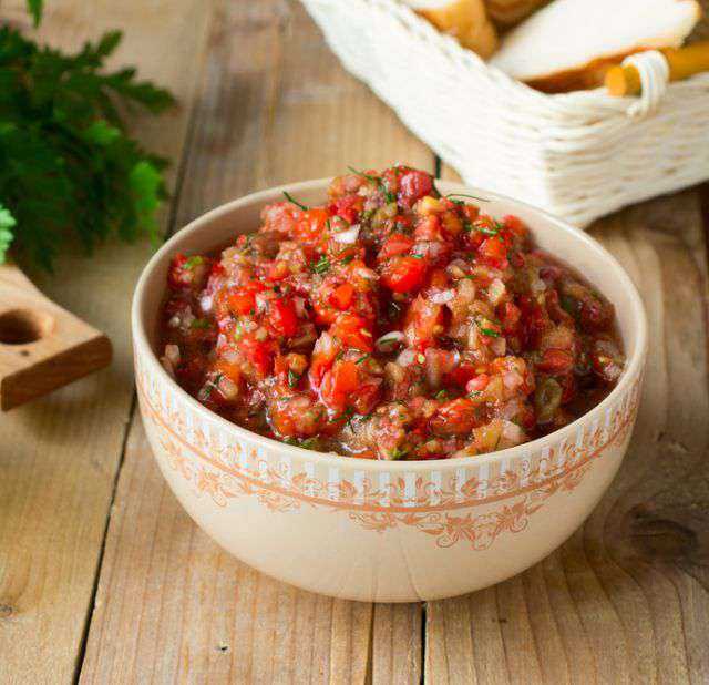 Икра из баклажанов на зиму "пальчики оближешь" - самые вкусные рецепты баклажанной икры