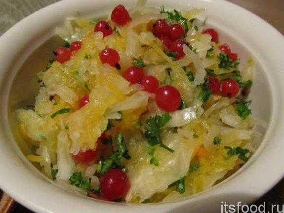 Салат из квашеной капусты с кукурузой. салат из квашеной капусты. рецепты простых и вкусных салатов. салат с квашеной капустой, фасолью и сельдью
