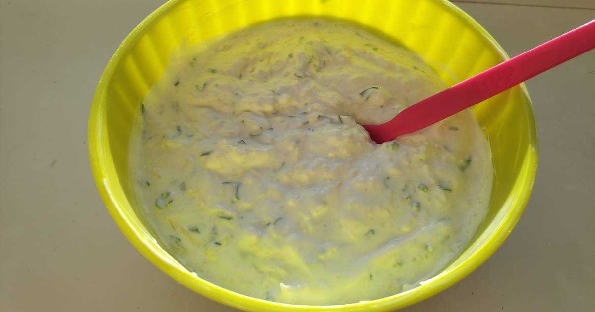 Соус из сметаны с чесноком — как приготовить с зеленью, томатом, сыром и мукой