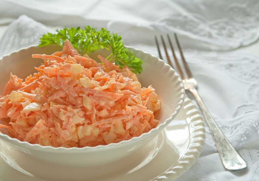 20 салатов с курицей и сыром, которые украсят любой стол