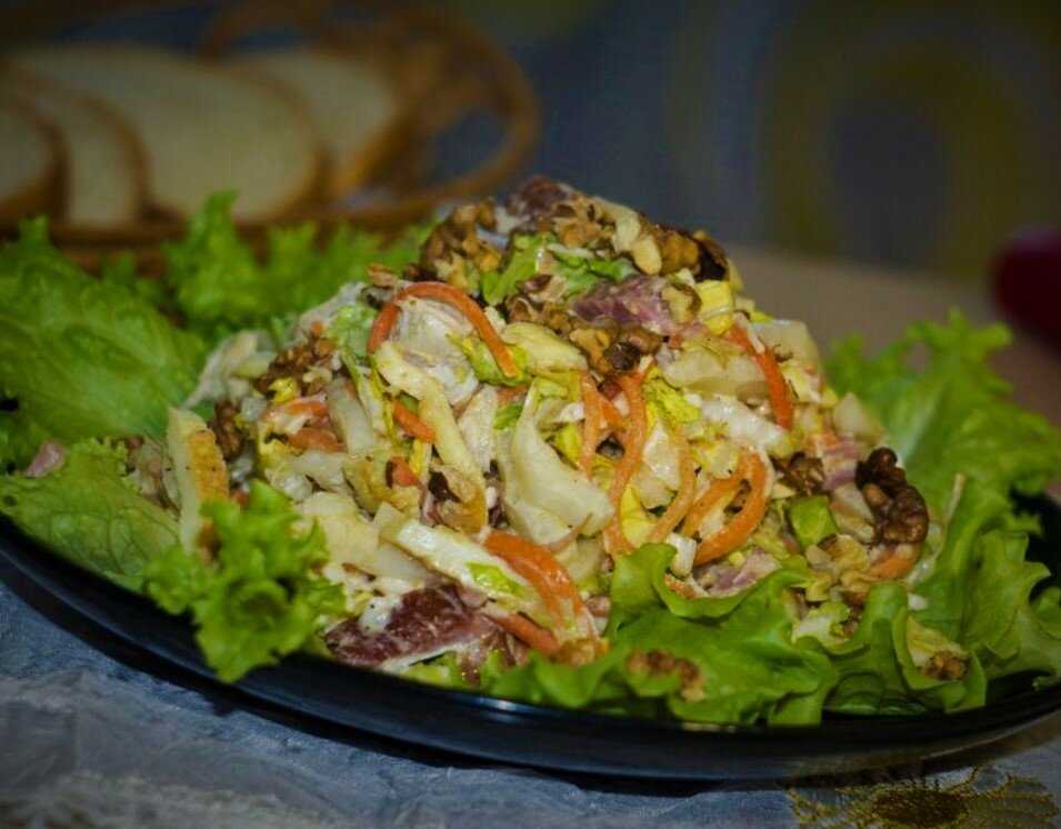 Салат с корейской морковью и копченой колбасой - необычное сочетание: рецепт с фото и видео