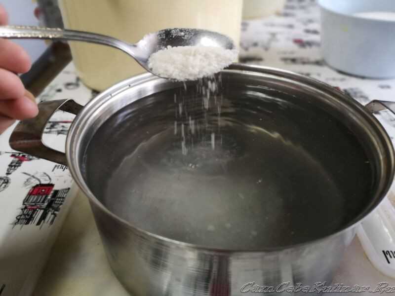 Хрустящие малосольные огурцы — рецепты приготовления горячим способом