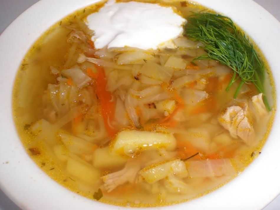 Щи на курином бульоне со свежей капустой