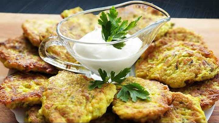 Пышные оладьи из кабачков: 9 самых вкусных и простых рецептов