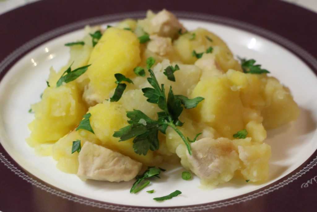 Картошка с тушенкой – 10 пошаговых рецептов приготовления