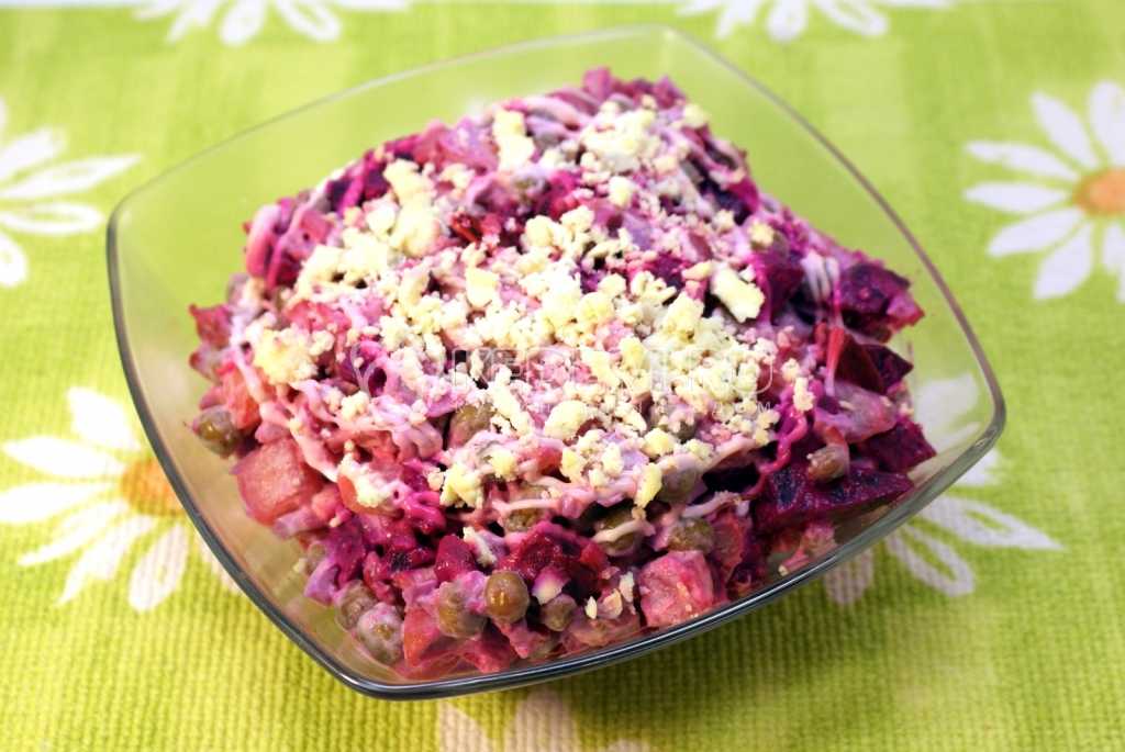 Салаты из вареной свеклы - 10 вкусных рецептов "пальчики оближешь" с пошаговыми фото