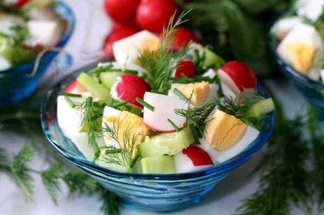 Вкусные салаты с редиской и огурцом