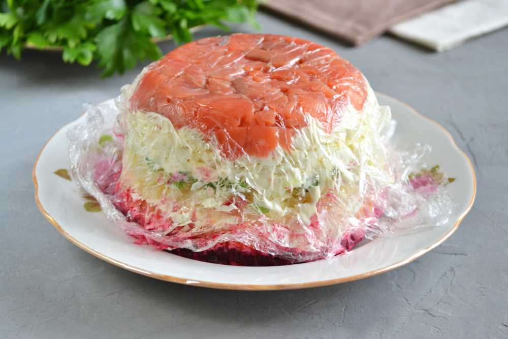 Салат слоями с красной рыбой слоями рецепт с фото пошагово