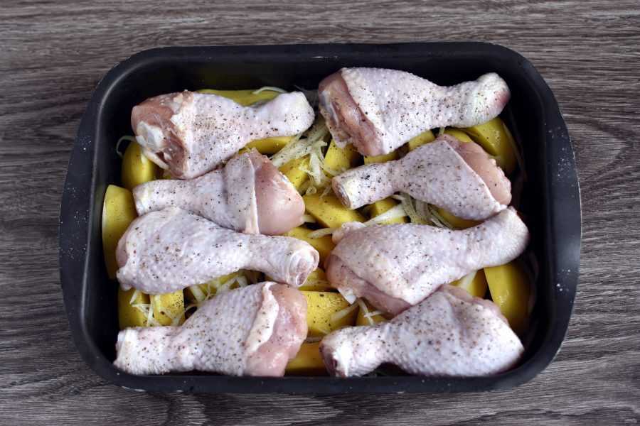Куриные ножки с картошкой в духовке на протвине с хрустящей корочкой рецепт с фото