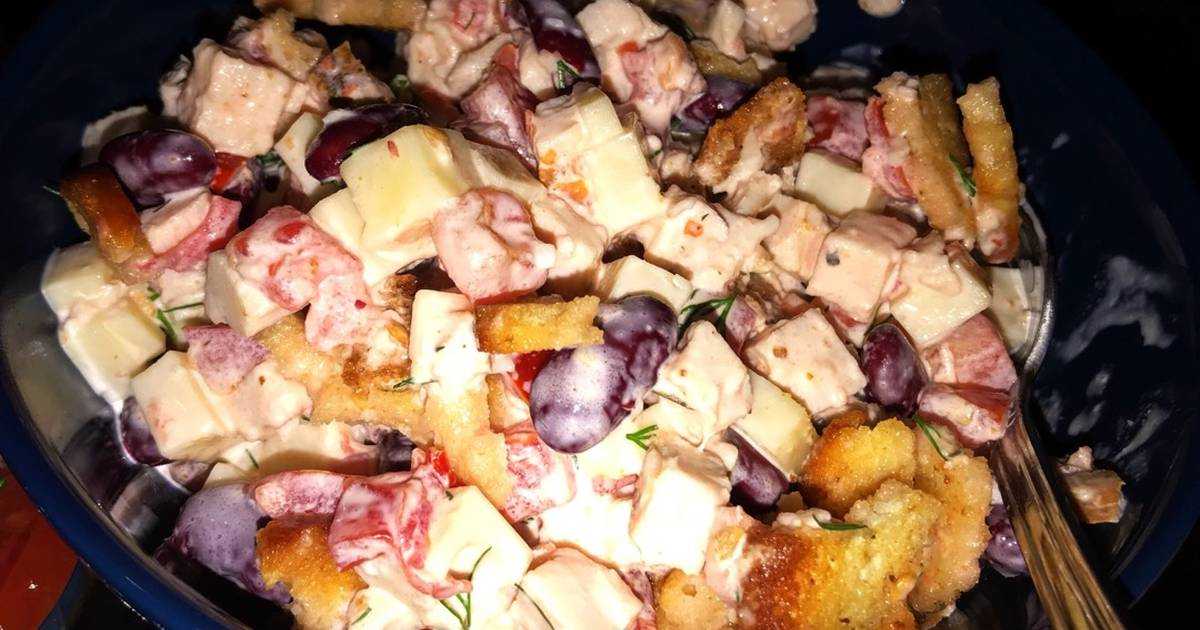 20 салатов с курицей и сыром, которые украсят любой стол
