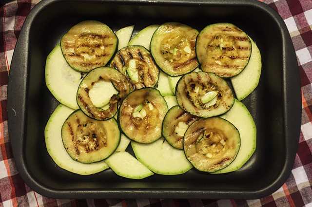 Кабачки, тушеные с рисом и овощами