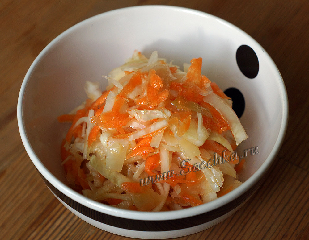 Квашеная капуста с яблоками - рецепты с медом, уксусом, клюквой и морковью