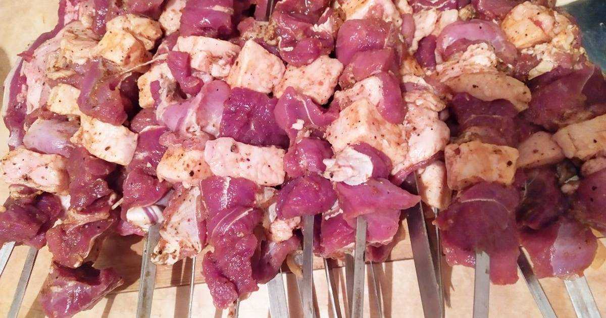 Шашлык из свинины: топ-8 самых вкусных маринадов для шашлыка из свинины, чтобы мясо было мягким и сочным