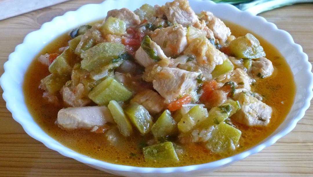 Курица с кабачками в духовке – 10 пошаговых рецептов приготовления