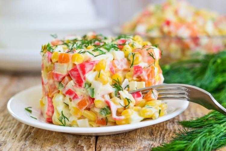 Крабовый салат — 10 очень вкусных и простых рецептов
