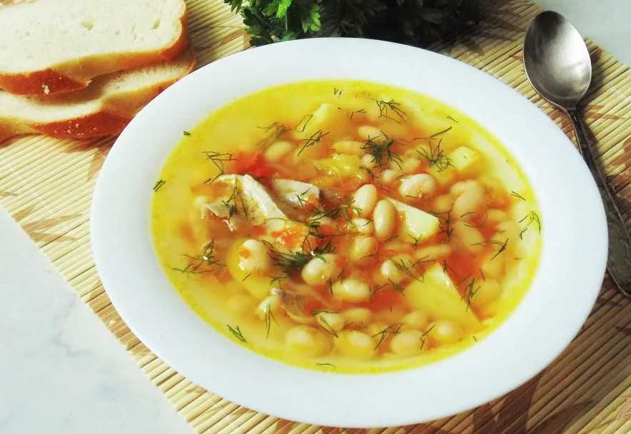 Куриный суп с плавленным сыром и вермишелью