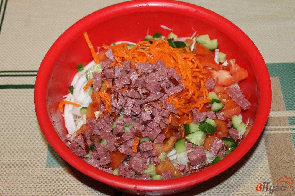 Салат с корейской морковью и копченой колбасой - необычное сочетание: рецепт с фото и видео