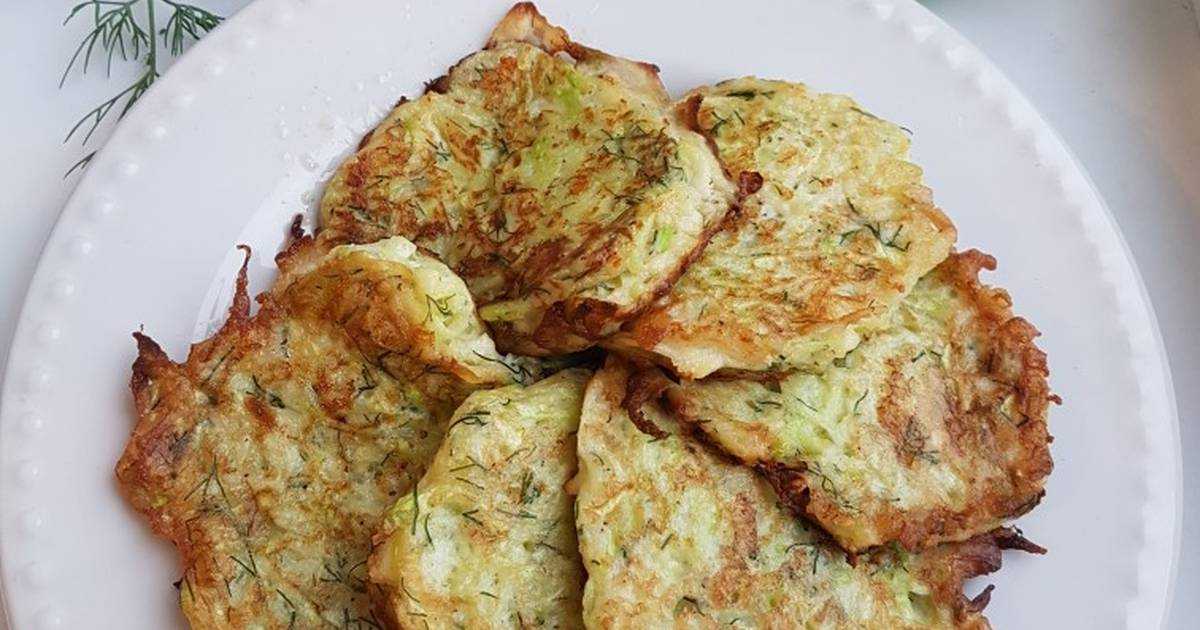 Оладьи из кабачков с сыром: с чесноком, с колбасой — 3 фото рецепта