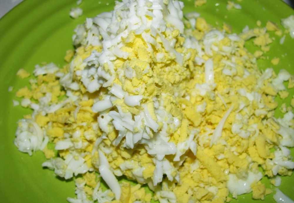 Салат из лапши быстрого приготовления – 5 очень вкусных рецептов