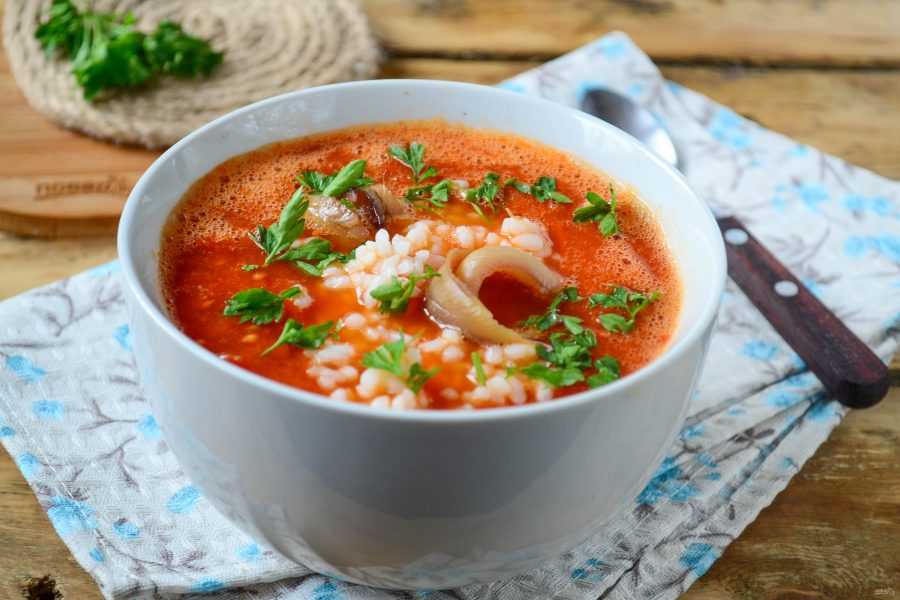 Суп пюре томатный с орехами